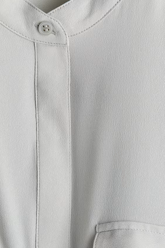 Блузка с отложным воротником