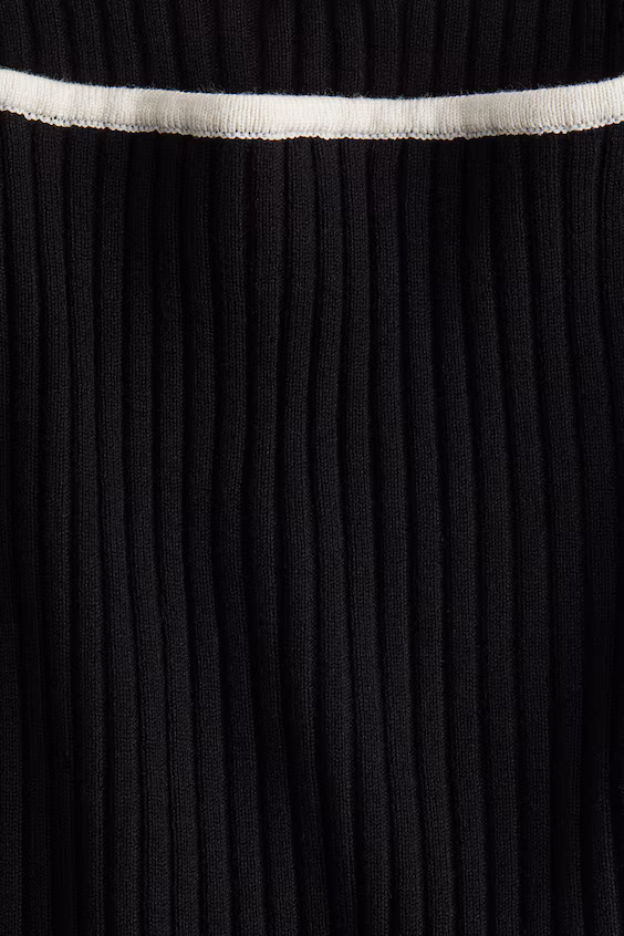 Свитер из рубчиковой ткани с лодочковым вырезом